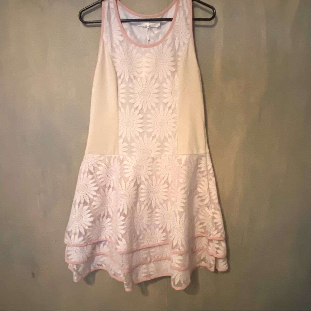 A'Reve Anthropologie Blush Floral Lace Sleeveless dress size medium